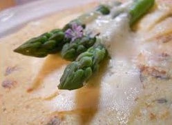 Asperges vertes à la fleur de ciboulette Asperges vertes à la fleur de ciboulette