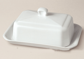 Beurrier en porcelaine blanche Beurrier en porcelaine blanche