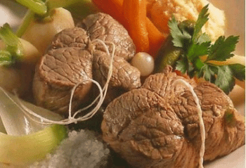 B&oelig;uf &agrave; la ficelle et ses l&eacute;gumes
