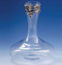 Carafe en cristal ornée d’étain Carafe en cristal ornée d’étain