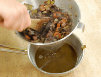 Treten Sie auf die Chinesen