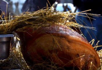 Jambon &agrave; l&rsquo;os cuit au foin