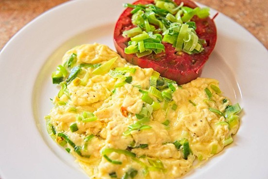 Omelette aux fines herbes en portefeuille