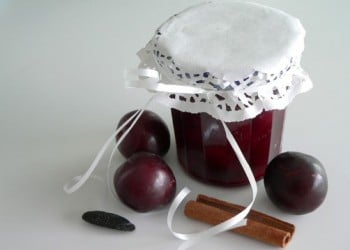 Confiture de prunes à la cannelle