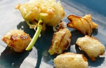 Fleurs de yucca frites