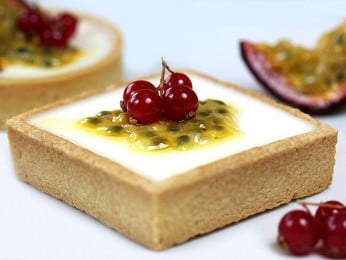 Panacotta de fruit de la passion en tartelette sablée