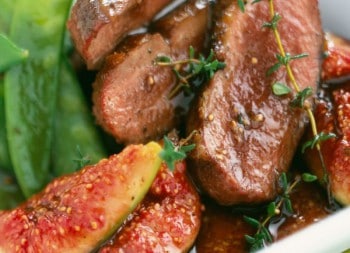 Carré d’agneau aux figues poêlées au miel