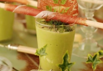Verrine de crème de fève au gressin de jambon de Parme