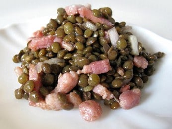 Salade tiède de lentilles aux lardons en vinaigrette