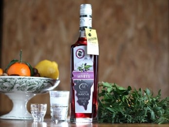 Bouteille de liqueur corse de myrte