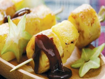 Brochettes ananas-banane aux épices