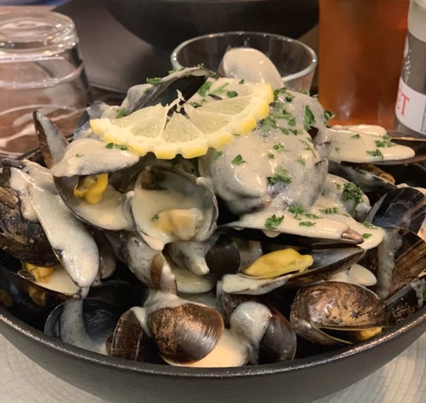 Moules poulette à la brûle-doigt