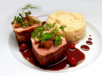 Noisettes de veau Grand Veneur, purée de céleri