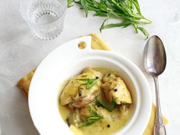 Chicken with cream and tarragon sauce