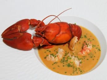 Soupe crémeuse aux queues d’écrevisses « pattes rouges »