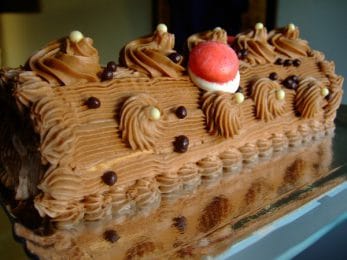 Bûche de Noël à la crème au beurre au Grand-Marnier