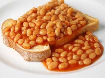 Haricots sur pain toast grillé