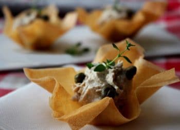 Salade de poulet en tulipe