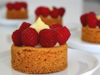 Sablé aux framboises et crème pâtissière