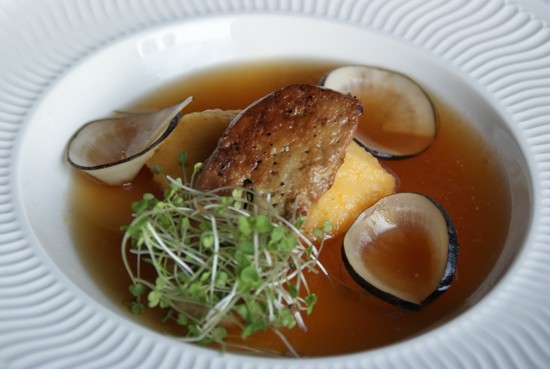 Consommé au foie gras