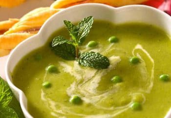 Crème de petits pois rafraîchie à la menthe
