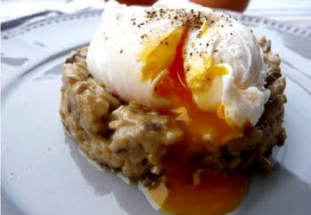 Œuf poché sur duxelles de champignons de Paris