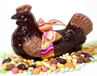 Poule en chocolat et ses œufs liqueur
