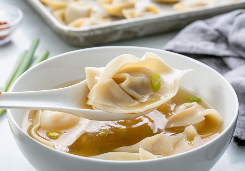 Wontons in citroengrasbouillon