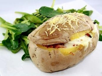 Pomme de terre en robe des champs à la tartiflette