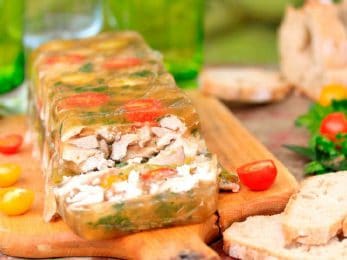 Terrine de lapin en gelée de pieds de veau