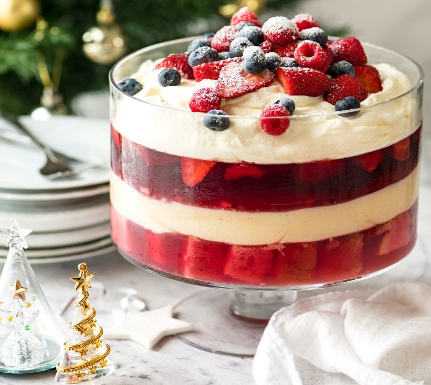 Giáng sinh trifle với trái cây màu đỏ