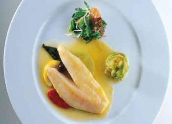 Filet de saint-pierre et jus tranché au citron