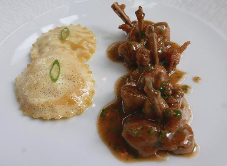 Schniederspaetle et cuisses de grenouilles au cerfeuil