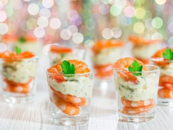 Verrines de crevettes et fromage frais aux fines herbes