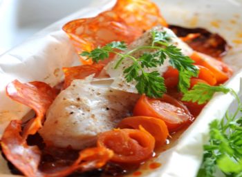 Pavé de cabillaud en papillote au chorizo et tomate