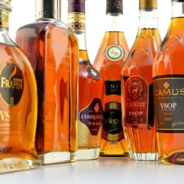 Bouteilles de cognac VSOP (Very Superior Old Pale)