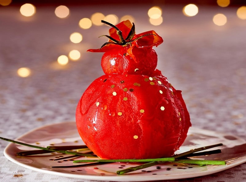 Religieuse de tomate de Noël