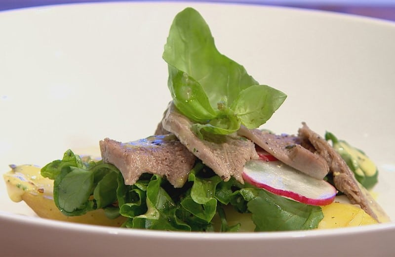 Salade tiède de langue de veau