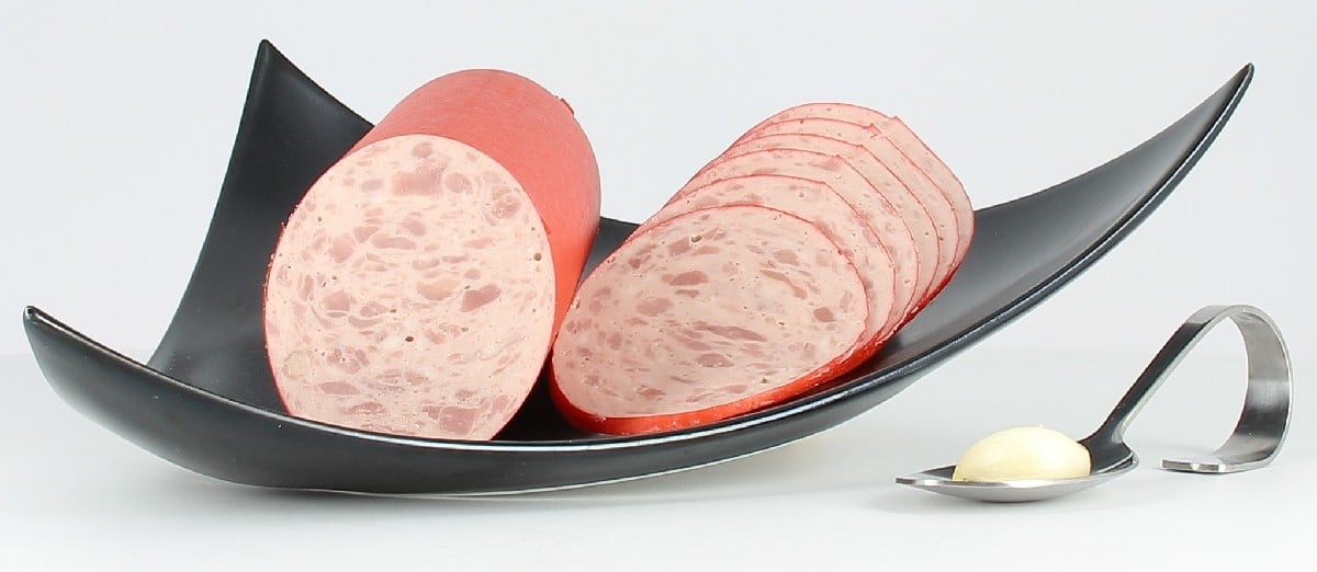 Sausage cooked in garlic