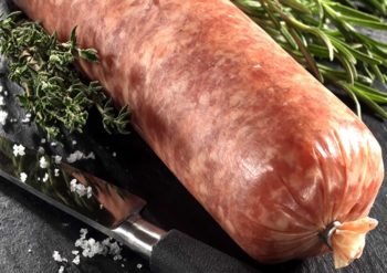 Saucisson cuit au beaujolais