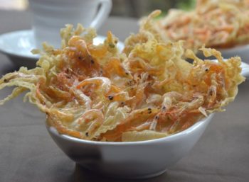 Rempeyek rebon