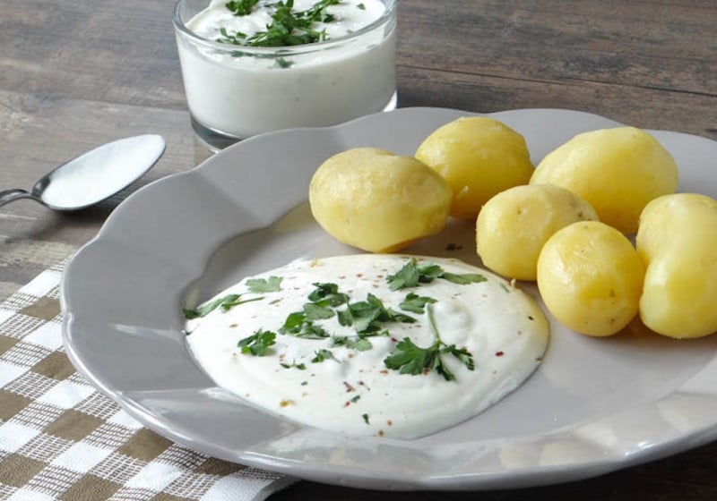 Bibeleskaes en gestoomde aardappelen