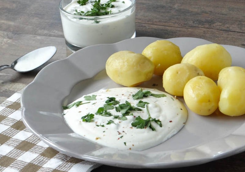 Bibeleskaes and steamed potatoes