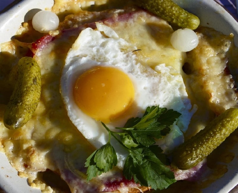 Cro&ucirc;te au fromage compl&egrave;te