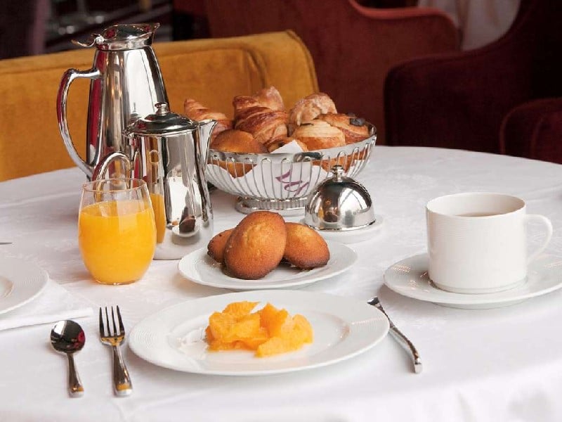 Petit-déjeuner aux madeleines au Grand Hôtel de Cabourg Petit-déjeuner aux madeleines au Grand Hôtel de Cabourg