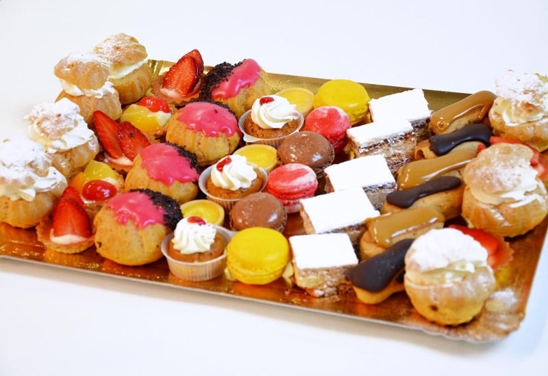 Petit fours