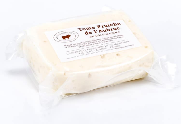 Fresh Tomme cheese from Aubrac