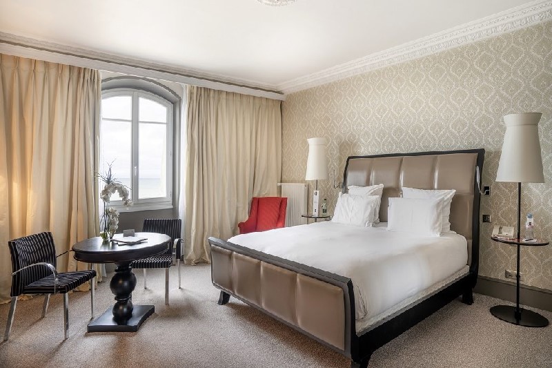 Une chambre du Grand Hôtel Cabourg Une chambre du Grand Hôtel Cabourg