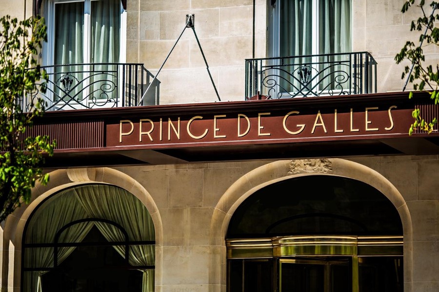 Hotel Le Prince de Galles in Paris Hotel Le Prince de Galles in Paris