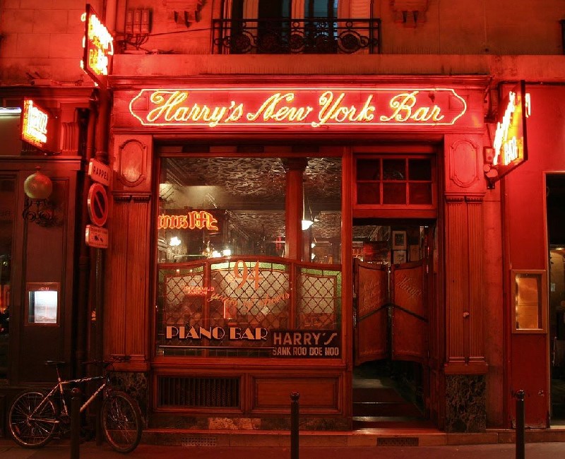 Бар Harrys New York в Париже